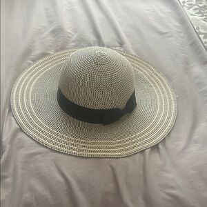 Magid Black and tan  Striped Women's Hat
Never used